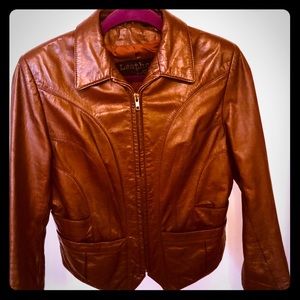 Vintage Leather Loft cropped leather jacket!